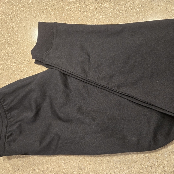 Boys under armour Large sweats - Picture 5 of 5
